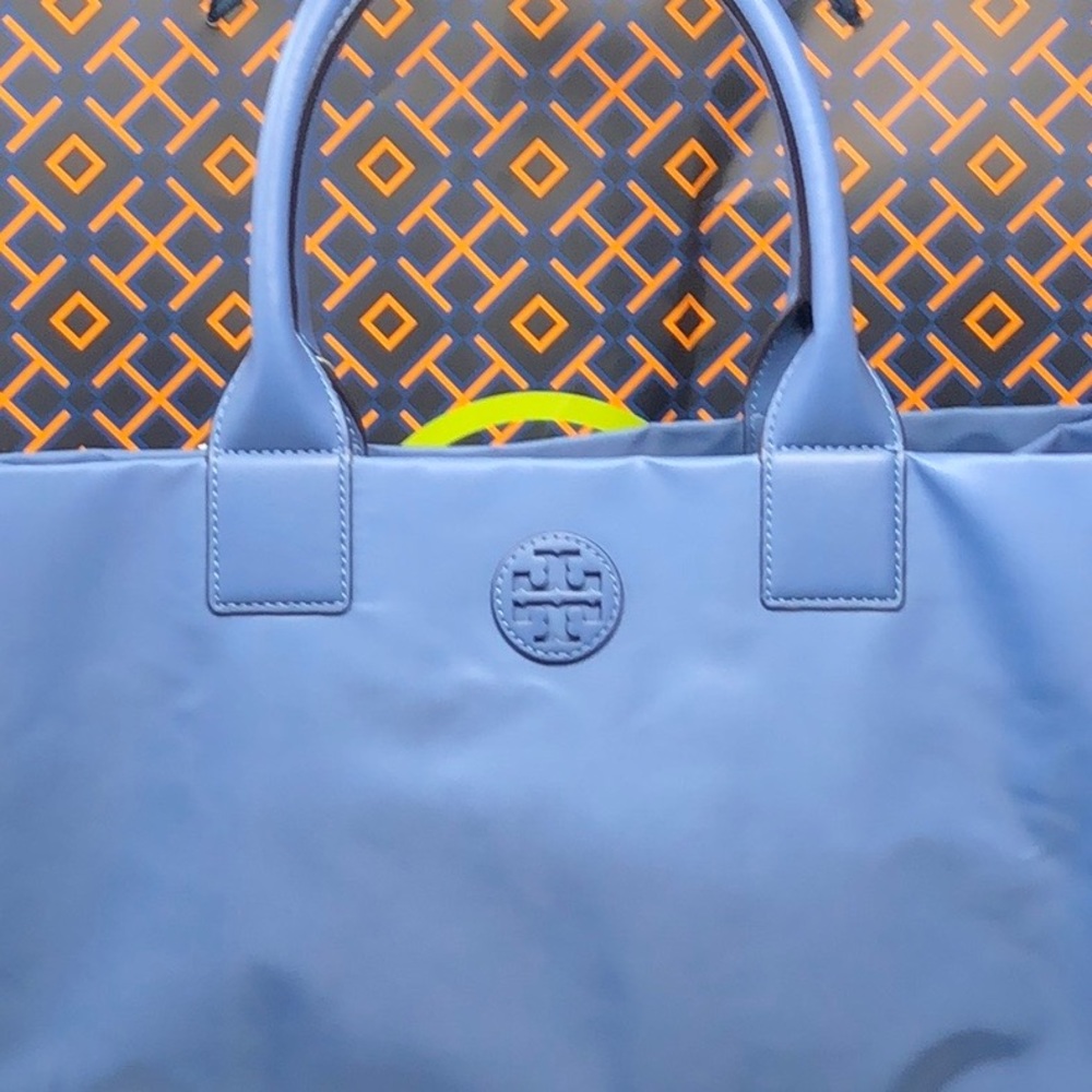 Nwt Tory Burch Ella tote ocean side - Picture 8 of 8